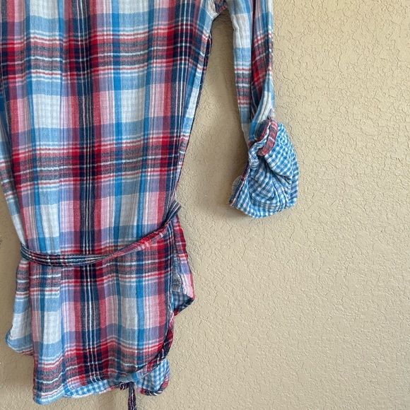 Adorable Light Flannel, Blues and Reds with Cross Tie - Picture 6 of 7